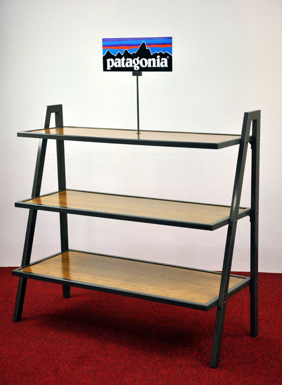 Patagonia T-Shirt Display